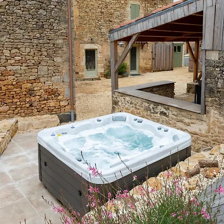 펜션 Dreamy Retreat In Loubejac, Cleaning Included