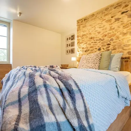 Dreamy Retreat In Loubejac, Cleaning Included 펜션 *